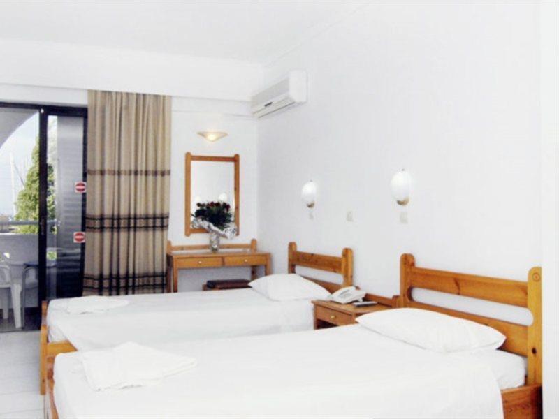 International Hotel คอสทาวน์ ภายนอก รูปภาพ