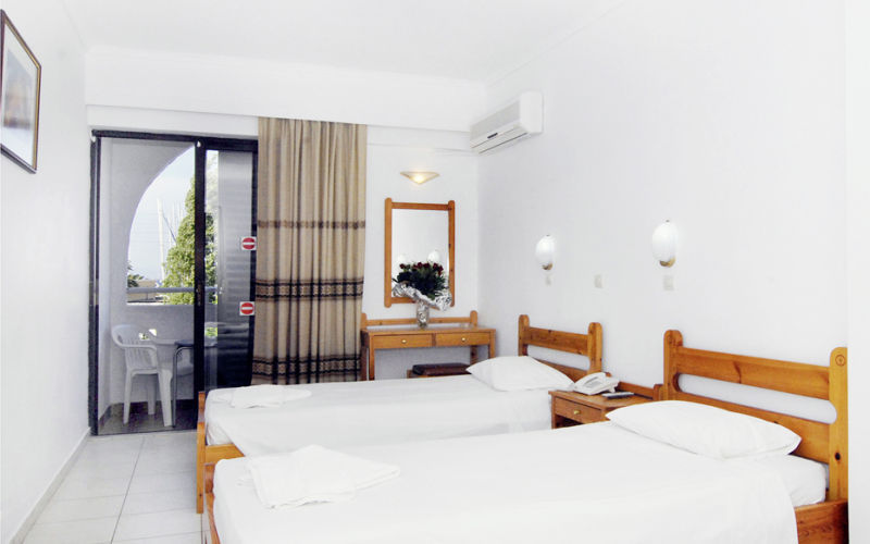 International Hotel คอสทาวน์ ภายนอก รูปภาพ